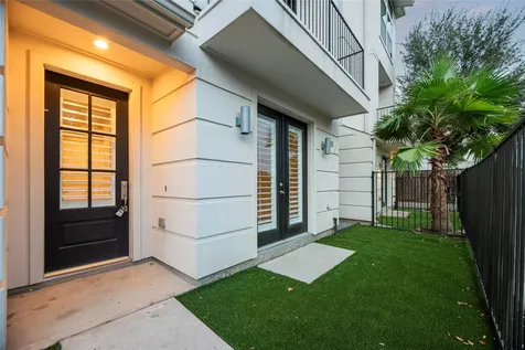 2513 B Garrow Street Houston TX 77003