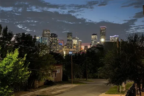 2513 B Garrow Street Houston TX 77003