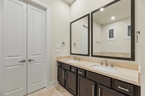 2513 B Garrow Street Houston TX 77003