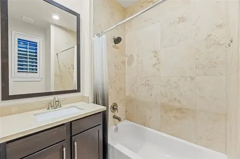 2513 B Garrow Street Houston TX 77003