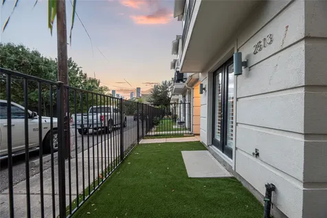 2513 B Garrow Street Houston TX 77003