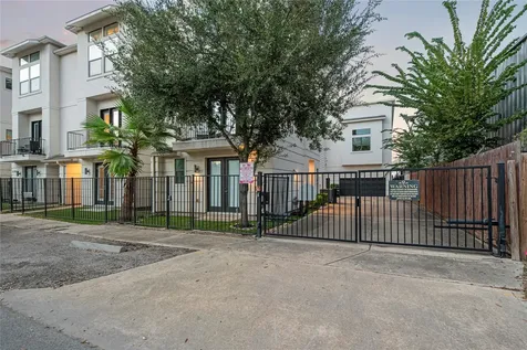 2513 B Garrow Street Houston TX 77003