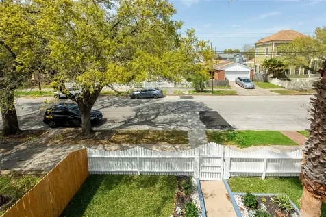 3209 Ursuline Street Galveston TX 77550