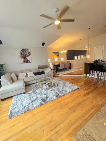 5119 Oasis Park Houston TX 77021
