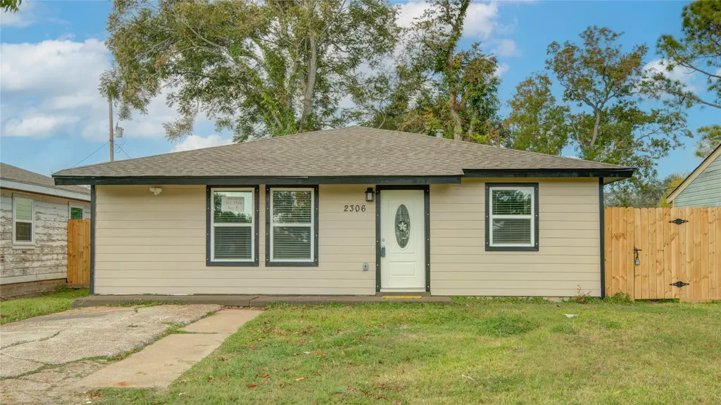 2306 19th Avenue N Texas City TX 77590