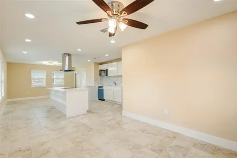 2306 19th Avenue N Texas City TX 77590