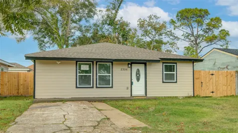2306 19th Avenue N Texas City TX 77590