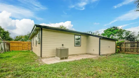 2306 19th Avenue N Texas City TX 77590