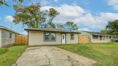 2306 19th Avenue N Texas City TX 77590