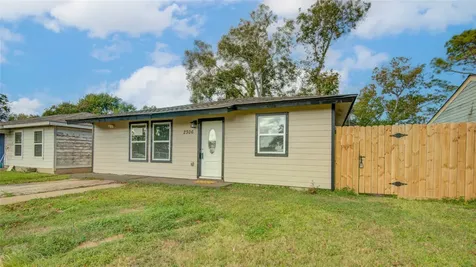 2306 19th Avenue N Texas City TX 77590