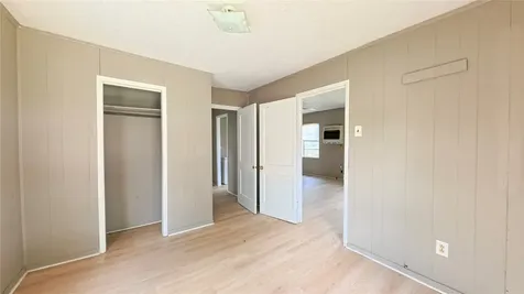 909 N Lake Avenue Eagle Lake TX 77434