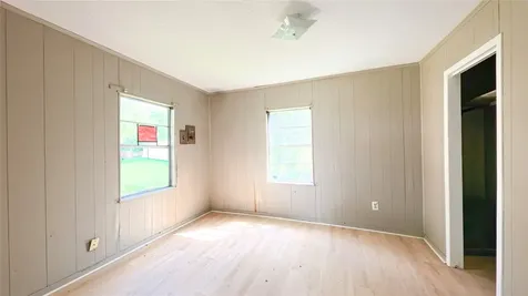 909 N Lake Avenue Eagle Lake TX 77434