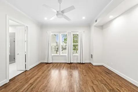 5621 Cohn Meadows Lane Houston TX 77007