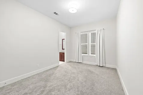 5621 Cohn Meadows Lane Houston TX 77007