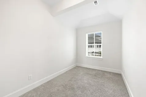 5621 Cohn Meadows Lane Houston TX 77007