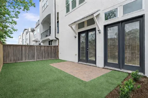 5621 Cohn Meadows Lane Houston TX 77007