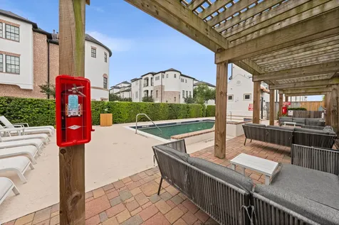 5621 Cohn Meadows Lane Houston TX 77007