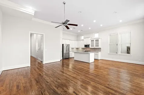 5621 Cohn Meadows Lane Houston TX 77007