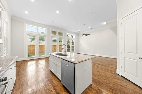5621 Cohn Meadows Lane Houston TX 77007