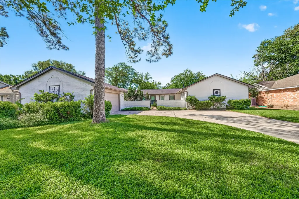 12707 Pantano Drive Houston TX 77065