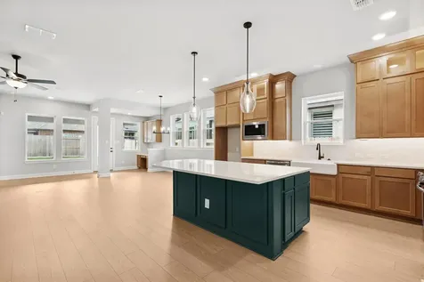 12323 Palmetto Drive Mont Belvieu TX 77523