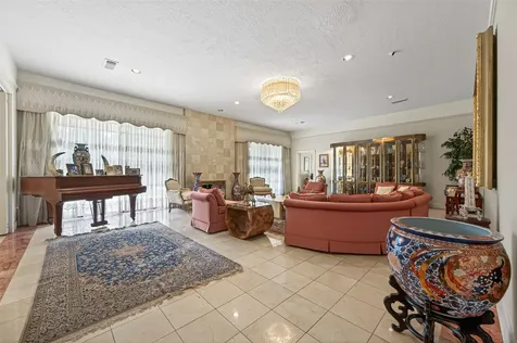 8103 Lake Edge Court Houston TX 77071