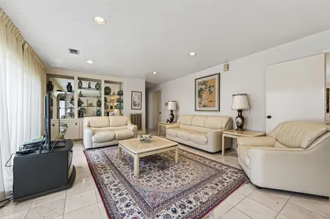 8103 Lake Edge Court Houston TX 77071