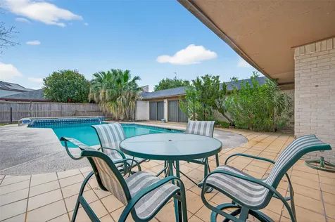 8103 Lake Edge Court Houston TX 77071