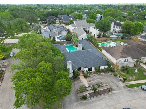 8103 Lake Edge Court Houston TX 77071