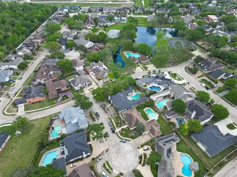 8103 Lake Edge Court Houston TX 77071