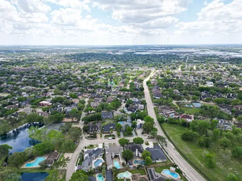 8103 Lake Edge Court Houston TX 77071