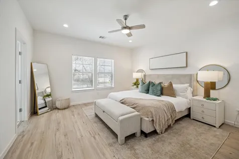 927 Bianco Lane Houston TX 77091