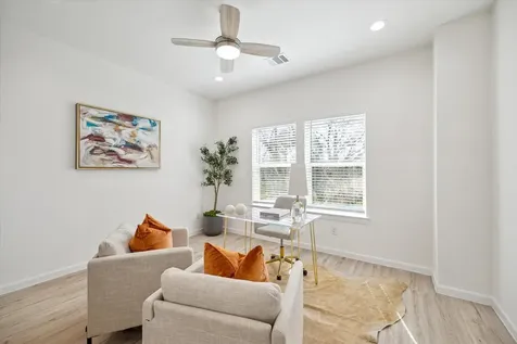 927 Bianco Lane Houston TX 77091