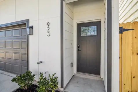 927 Bianco Lane Houston TX 77091