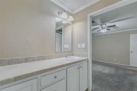 6054 Ridgeway Drive Houston TX 77033
