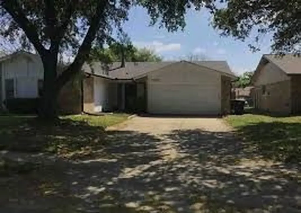 7209 W Cleburne Road Fort Worth TX 76133