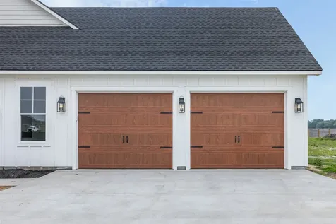112 Court Side Drive Snook TX 77879