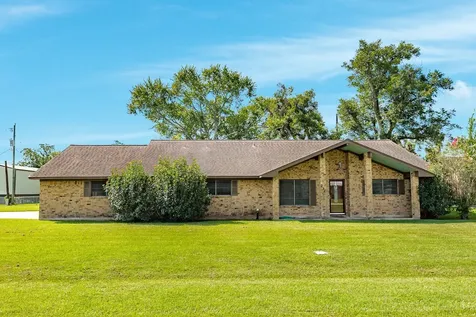232 Magnolia Street Brazoria TX 77422