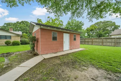 705 Darlene Lane Wallis TX 77485