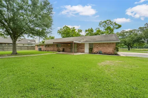 705 Darlene Lane Wallis TX 77485