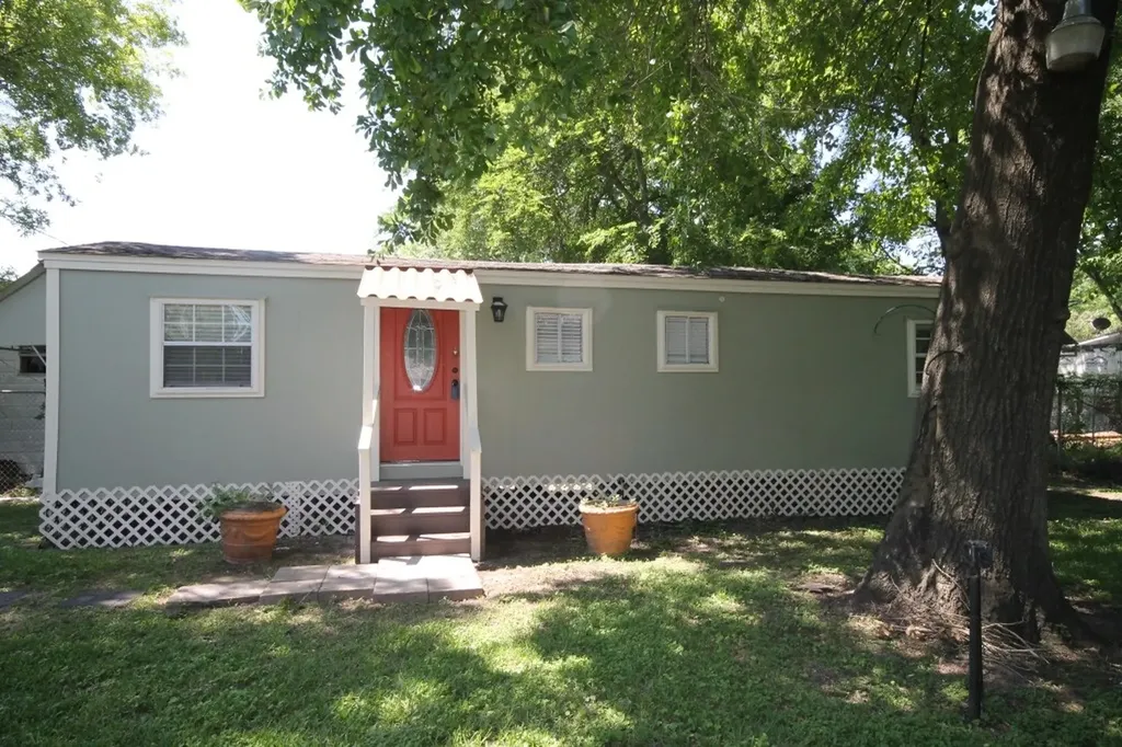 734-A Mcdaniel Street Houston TX 77022