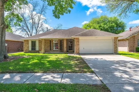 1911 Edinburg Avenue League City TX 77573