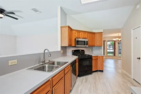 1911 Edinburg Avenue League City TX 77573