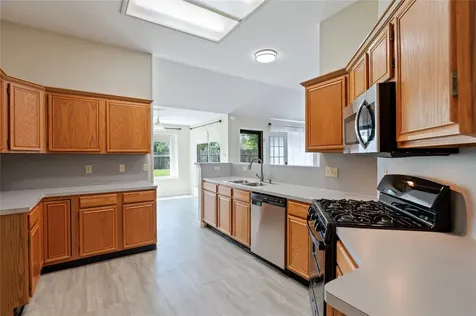 1911 Edinburg Avenue League City TX 77573