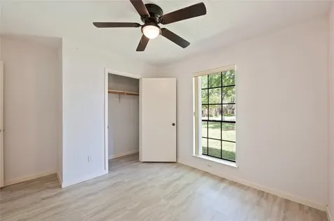 1911 Edinburg Avenue League City TX 77573