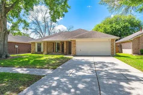 1911 Edinburg Avenue League City TX 77573