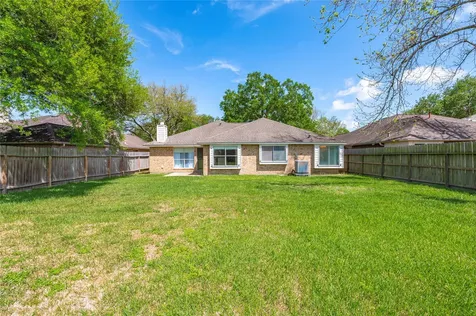 1911 Edinburg Avenue League City TX 77573