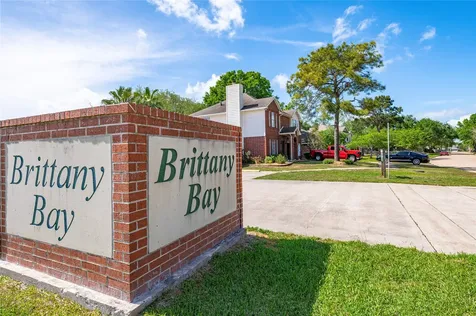 1911 Edinburg Avenue League City TX 77573