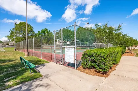 1911 Edinburg Avenue League City TX 77573