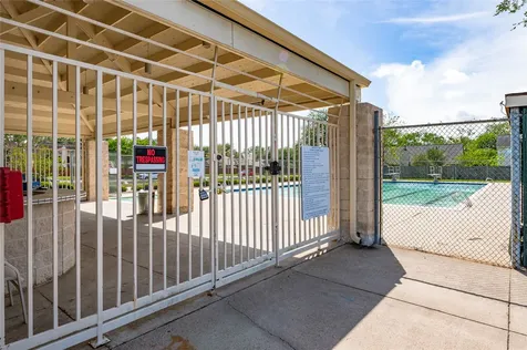 1911 Edinburg Avenue League City TX 77573